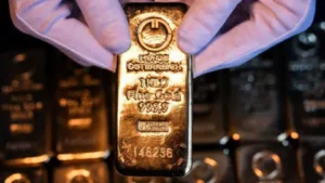 Gold and Silver Soar to New Heights as Investors Flock to Safe Havens Amid Economic Uncertainty