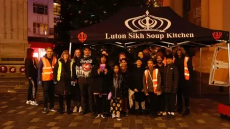 Luton Sikh Soup Kitchen Serves 120 Meals in Just 16 Minutes Amid Growing Demand