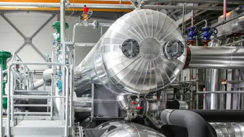 World’s Largest Heat Pumps Set to Transform Energy in Mannheim, Germany